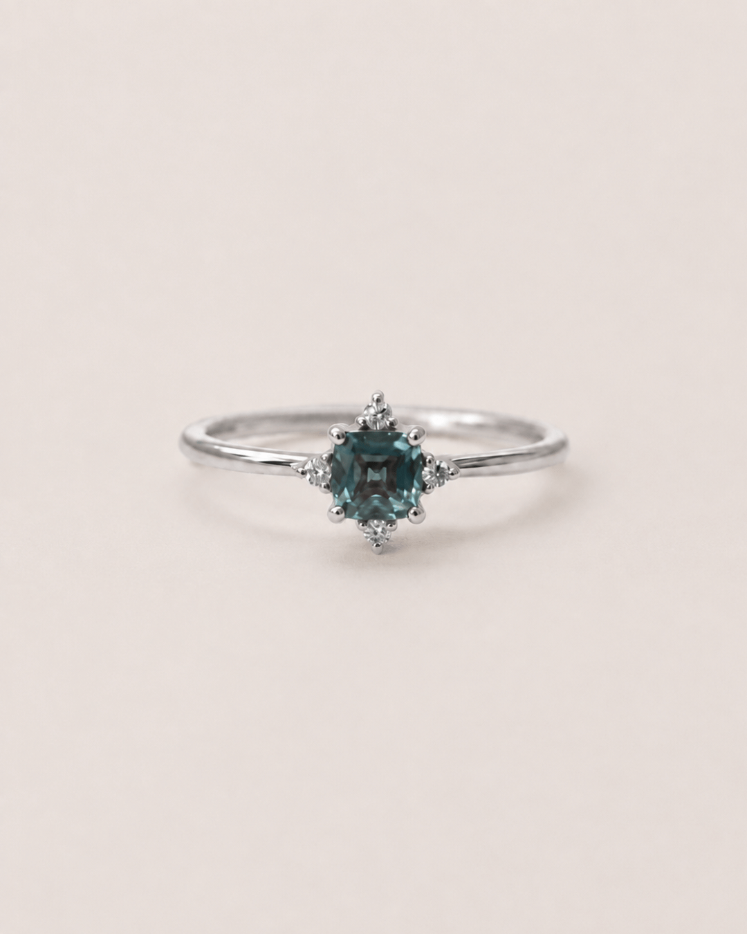 Princess sapphire ring Princess sapphire ring