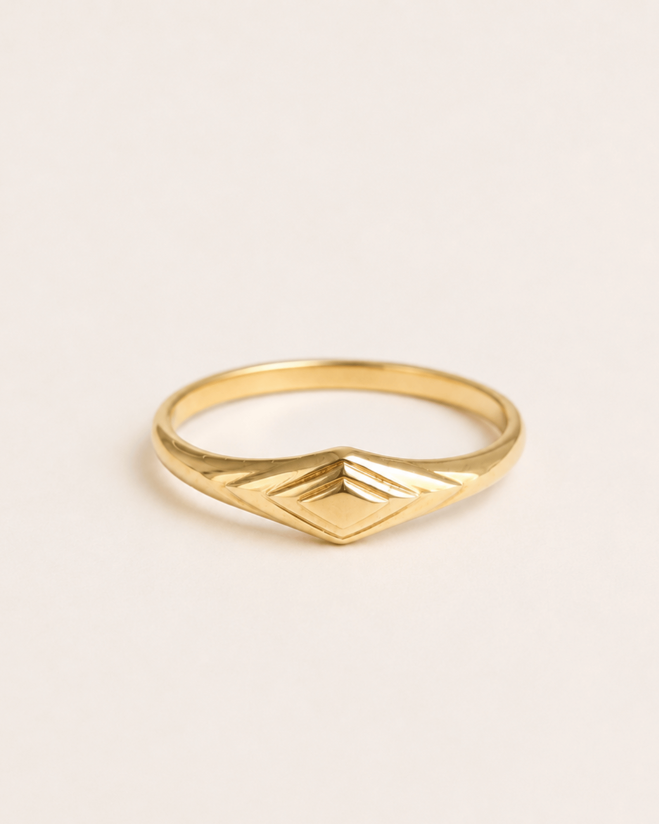Its distinctive pattern creates a timeless balance between clean geometry and nostalgic charm. Thoughtfully reimagined with a contemporary touch, the design honors the beauty of the original while feeling effortlessly relevant today.