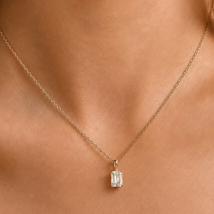 Iris diamond necklace