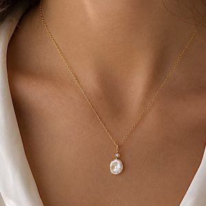 Anna pearl necklace