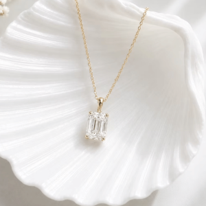 Iris diamond necklace